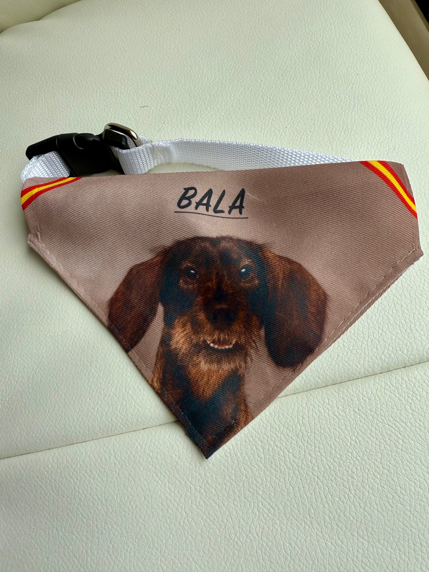 3. Collares bandana con pañuelo