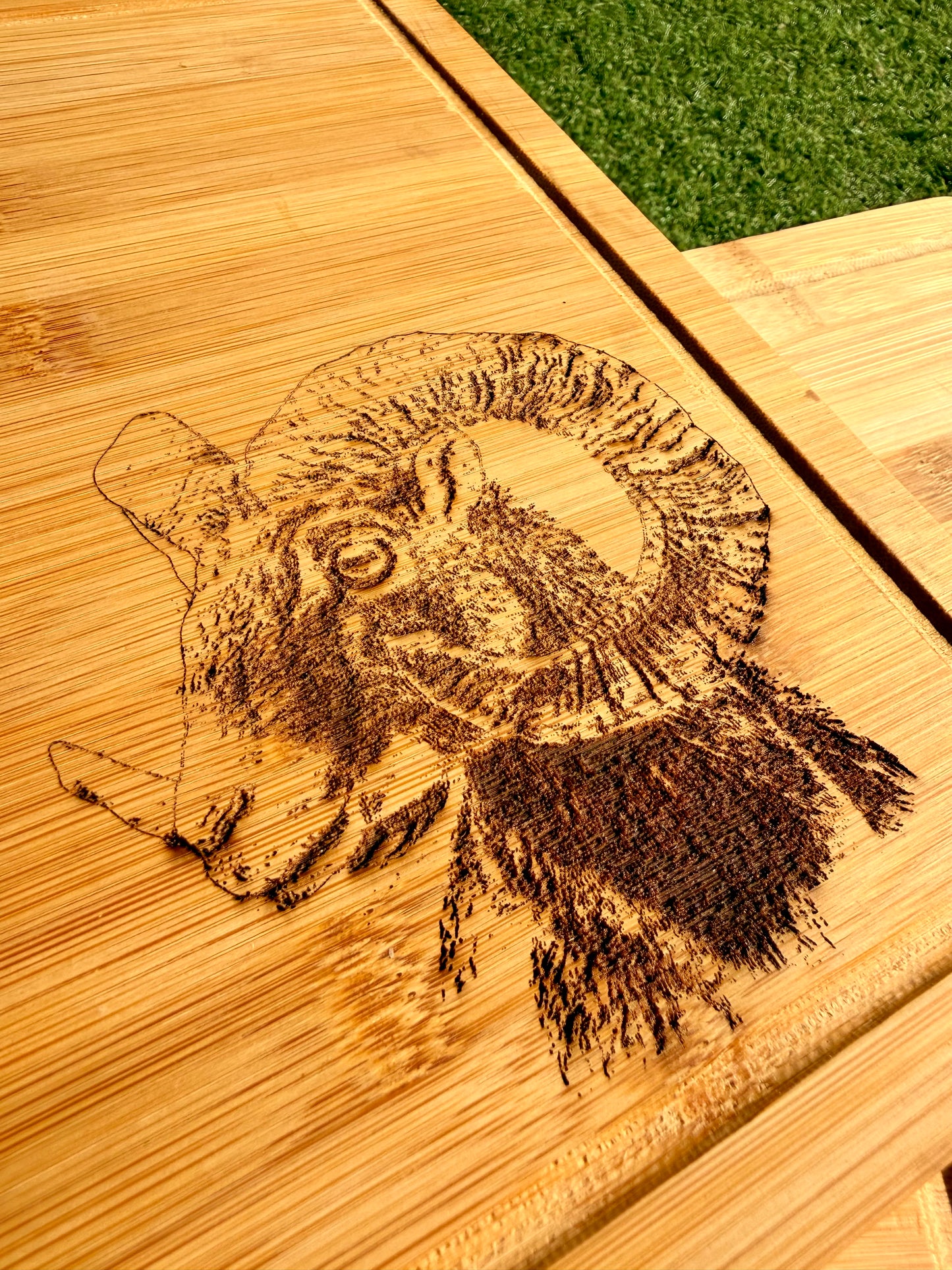 Tabla de Corte Personalizada de Muflón